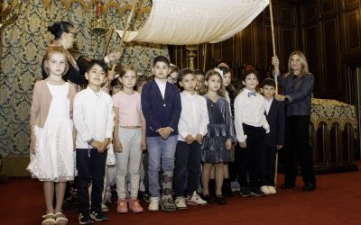 Grade 2 Celebrates Simhat Torah with their Grandparents